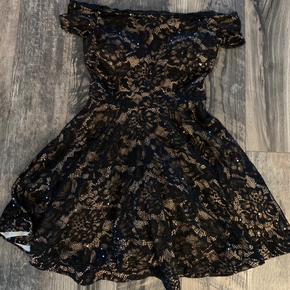 Dress - Picture 1 of 2